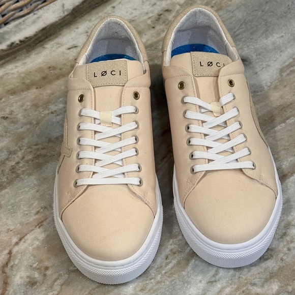 NEW Women’s LOCI Nine water resistant beige sneakers- Size 41